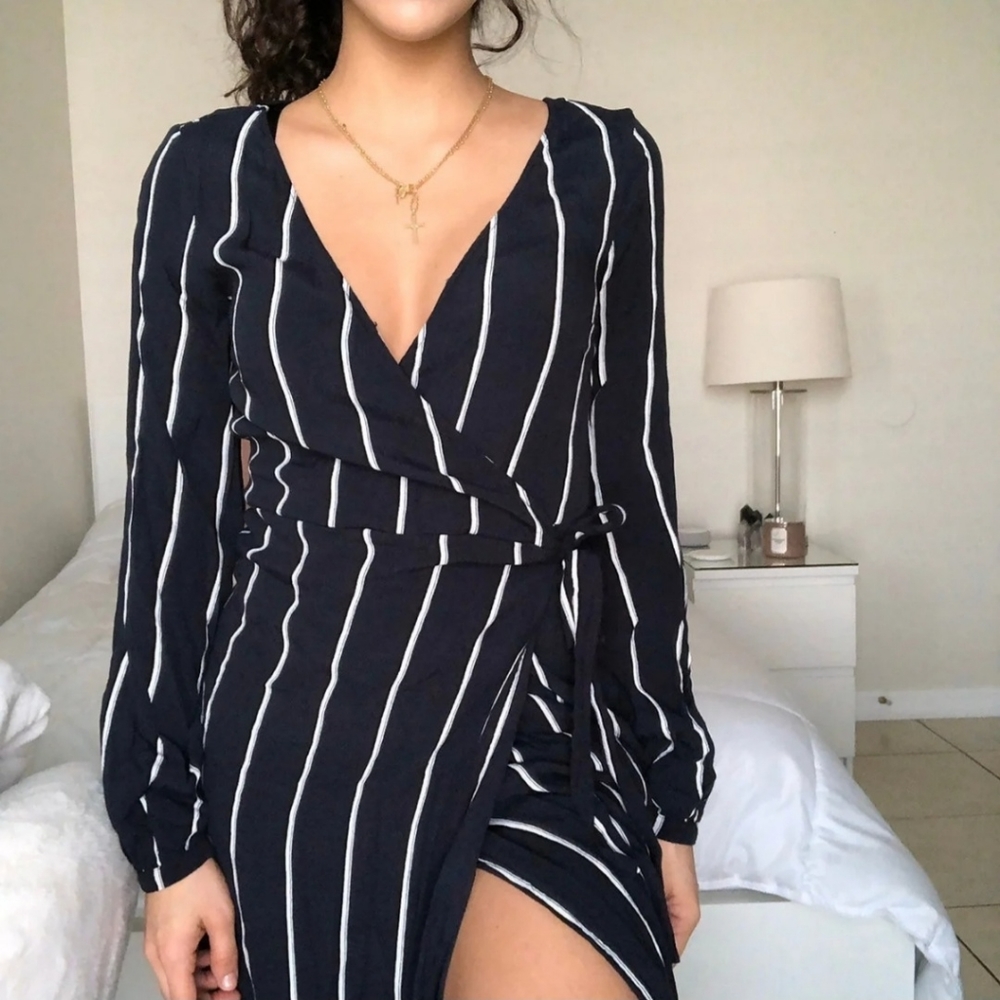 H&m blue striped midi long sleeve wrap dress reformation style